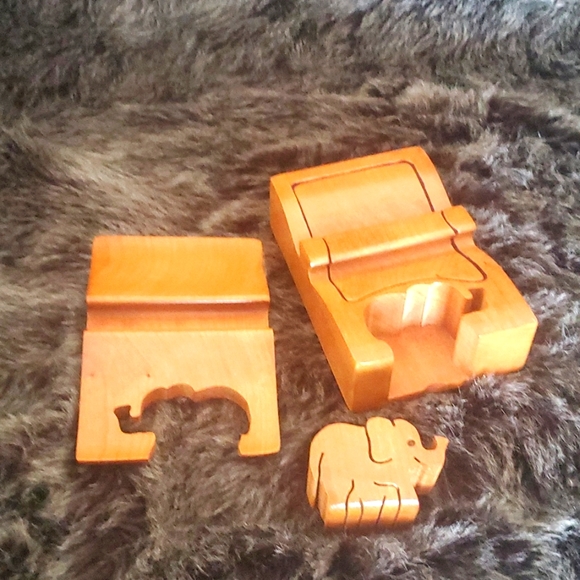 RICHARD ROTHFORD VINTAGE HAND CARVED CEDAR ELEPHANT PUZZLE/ JEWELRY BOX - Picture 5 of 9